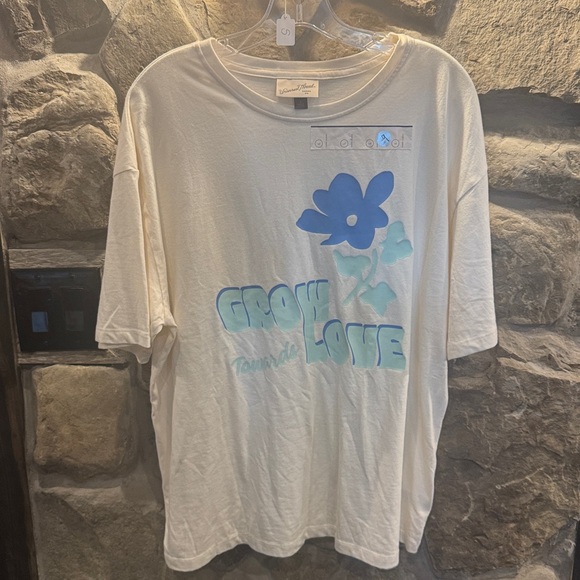 Universal Thread Cream T-Shirt - Picture 1 of 3